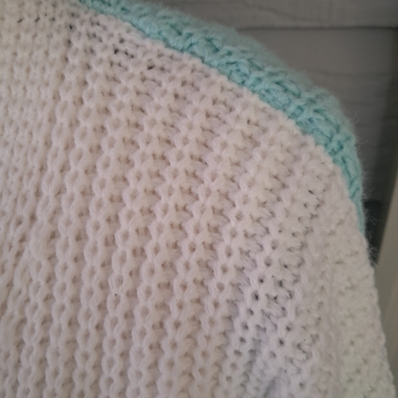 NWOT BooHoo Brand Green White Color Block Cardigan Sweater MED. - Picture 5 of 13